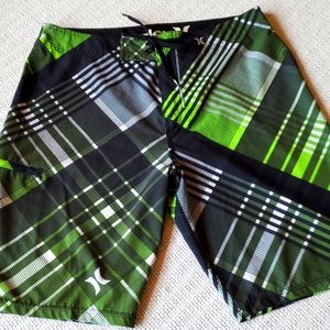 Hurley Phantom Sz. 34 Colorful Board Shorts